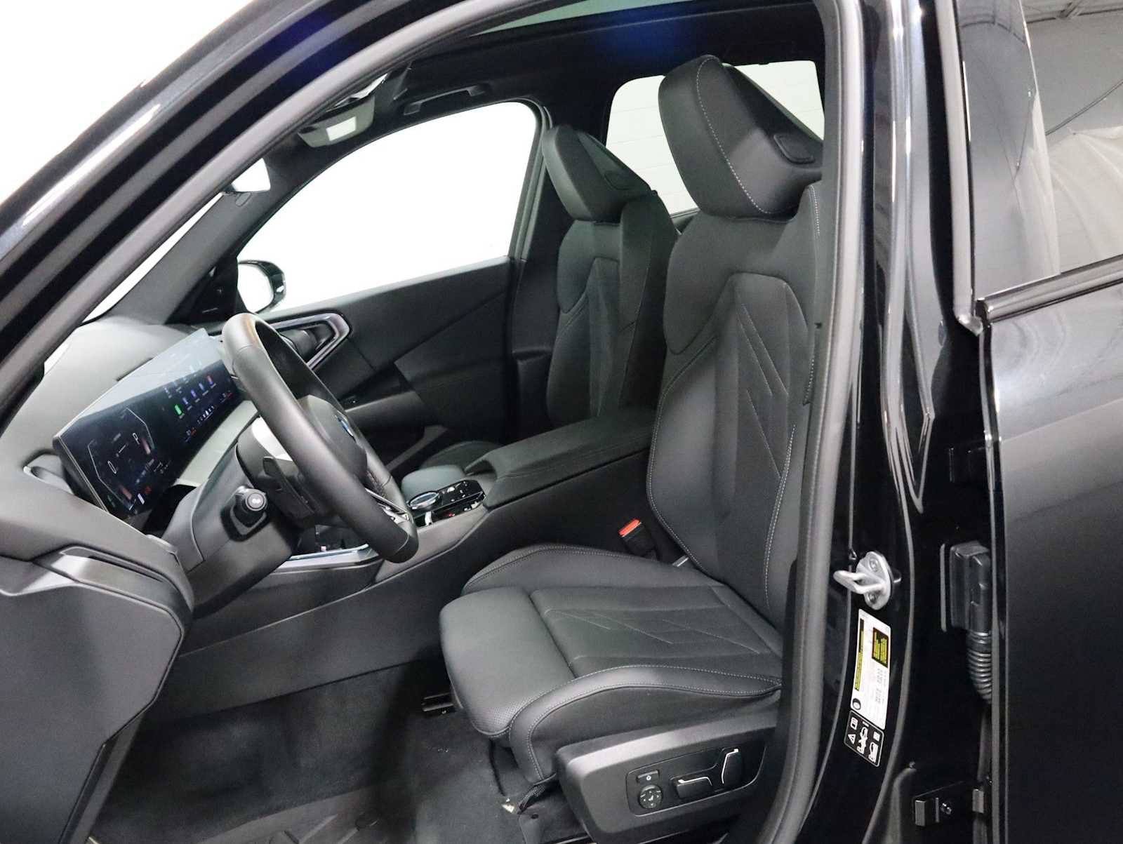 Used 2025 BMW X3 xDrive30i w/ M Sport Package AWD/4WD image 5