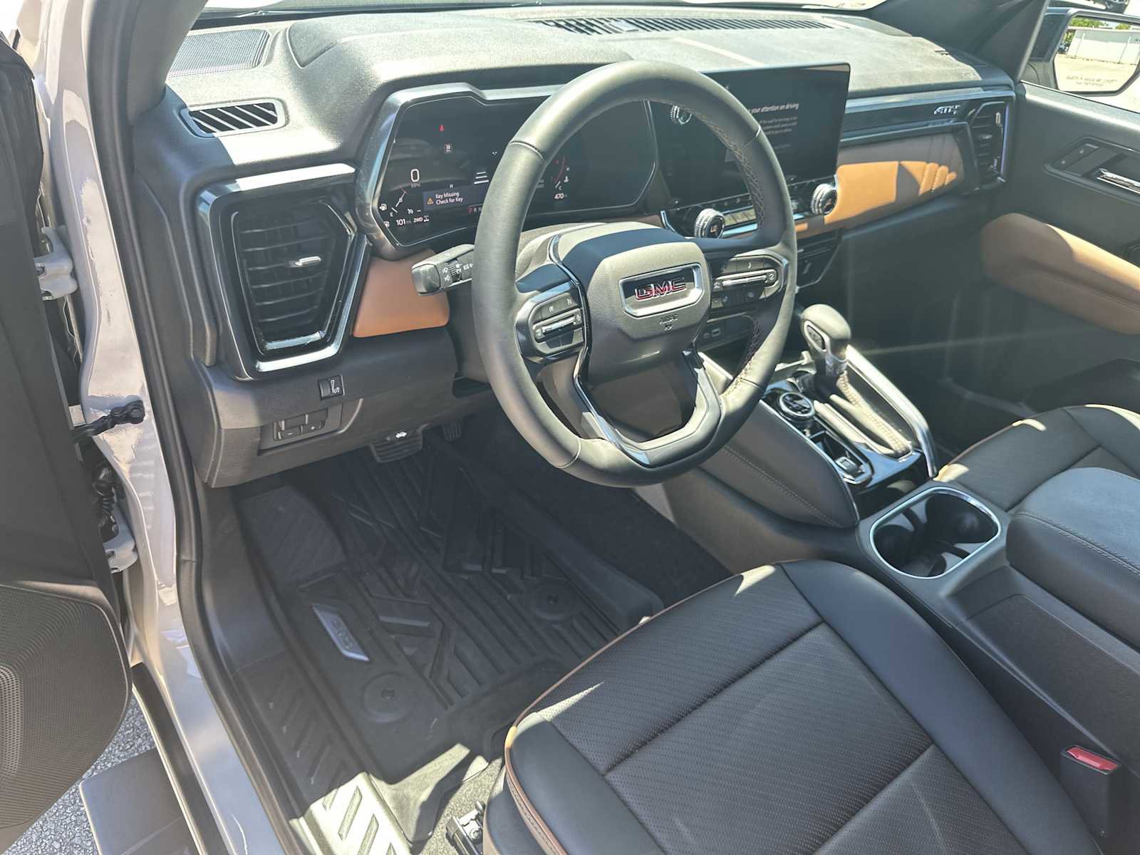 Used 2026 GMC Canyon AT4 w/ AT4 Premium Package AWD/4WD image 11