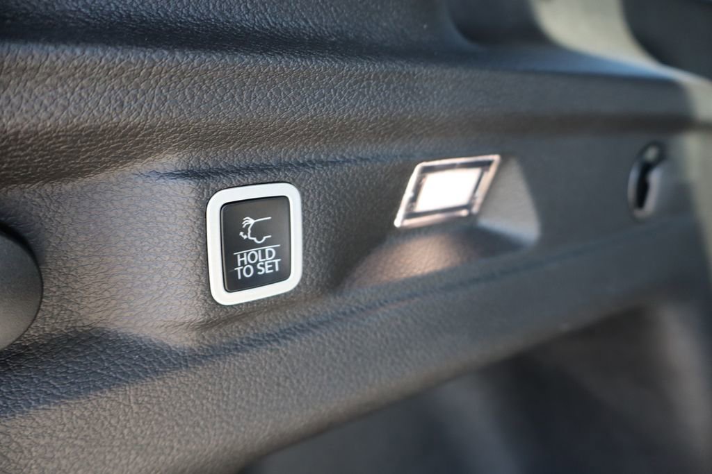 Used 2024 Jeep Grand Cherokee L Altitude image 36