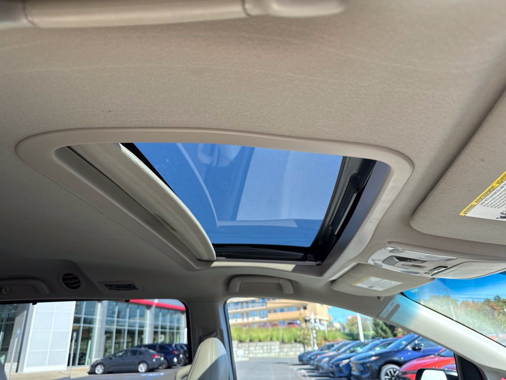 Used 2014 Toyota Sienna XLE FWD image 9