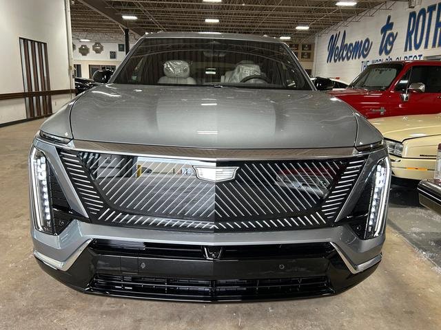 New 2026 Cadillac Vistiq Luxury w/ LPO, Floor Liner Package image 7