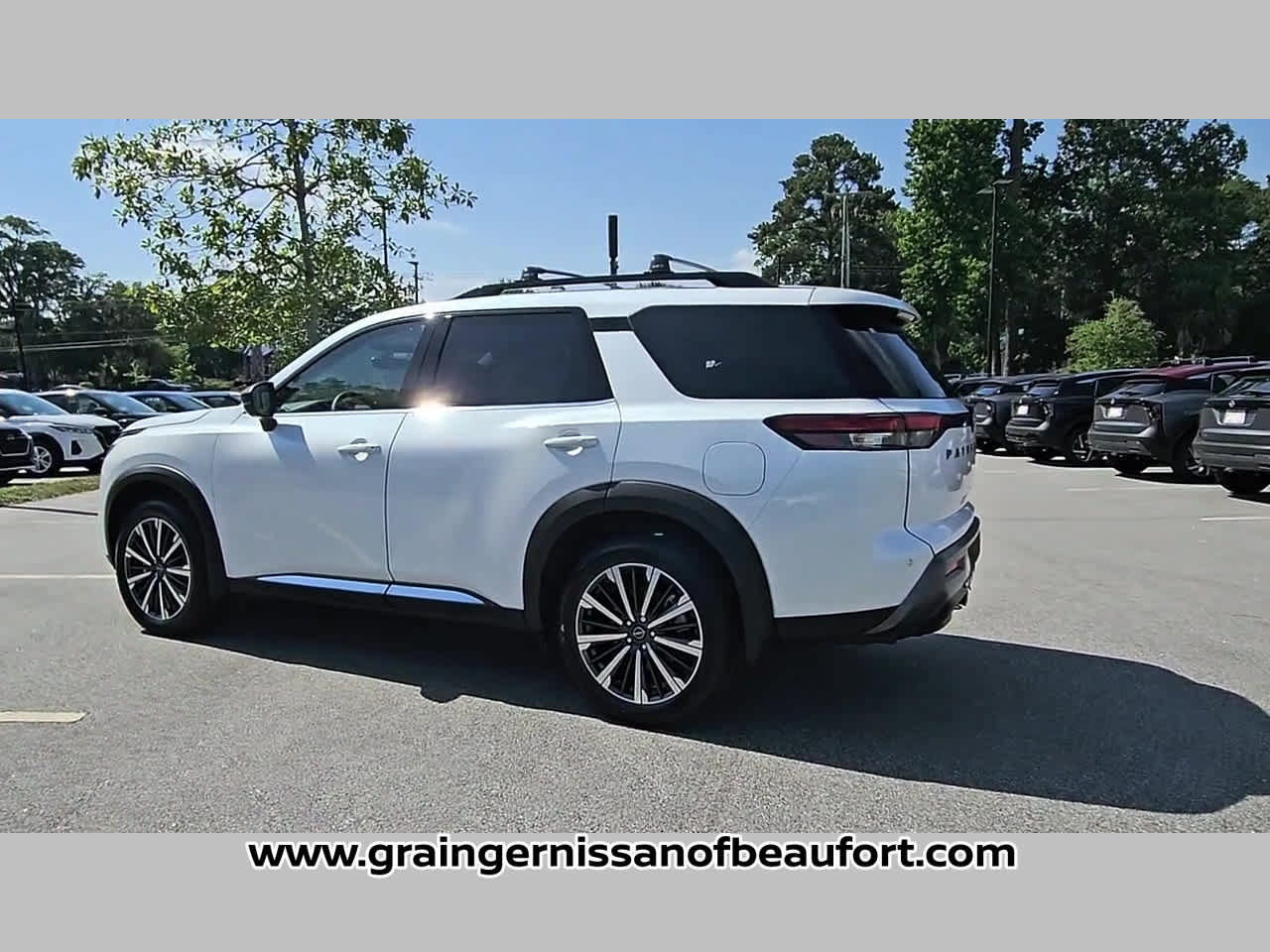 New 2026 Nissan Pathfinder Platinum FWD image 26
