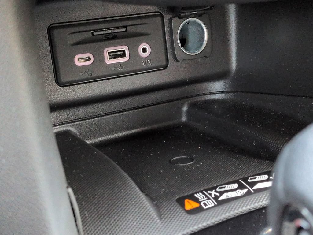 Used 2024 Chevrolet Equinox Premier FWD image 21