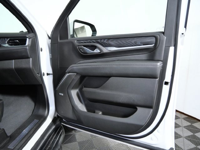 Used 2023 GMC Yukon XL Denali AWD/4WD image 8