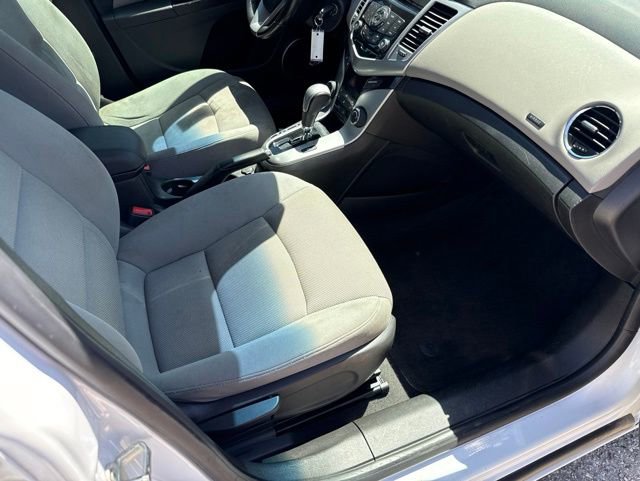 Used 2014 Chevrolet Cruze Eco w/ Enhanced Safety Package FWD image 21