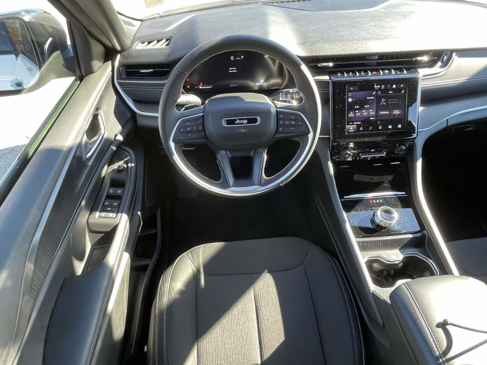 Used 2024 Jeep Grand Cherokee Laredo w/ MOPAR Finishing Package image 17