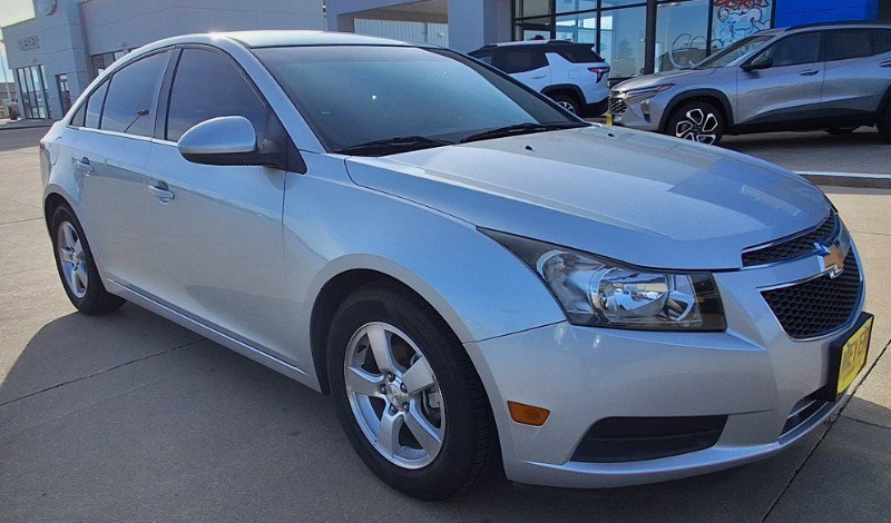 Used 2014 Chevrolet Cruze LT image 2