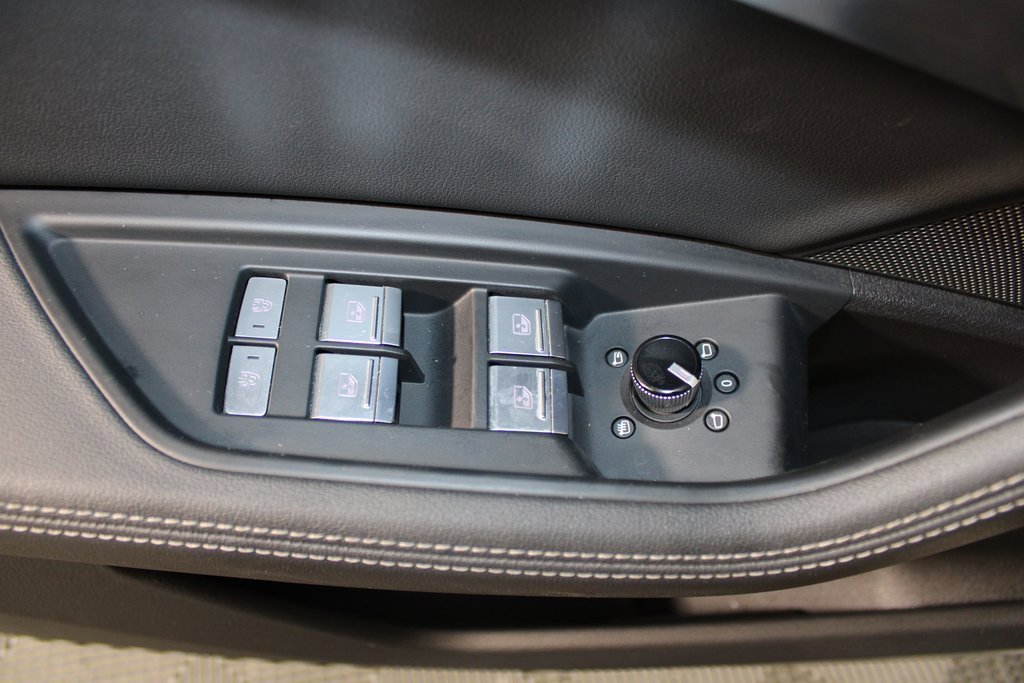 Used 2021 Audi e-tron Premium Plus w/ Premium Plus Package image 21