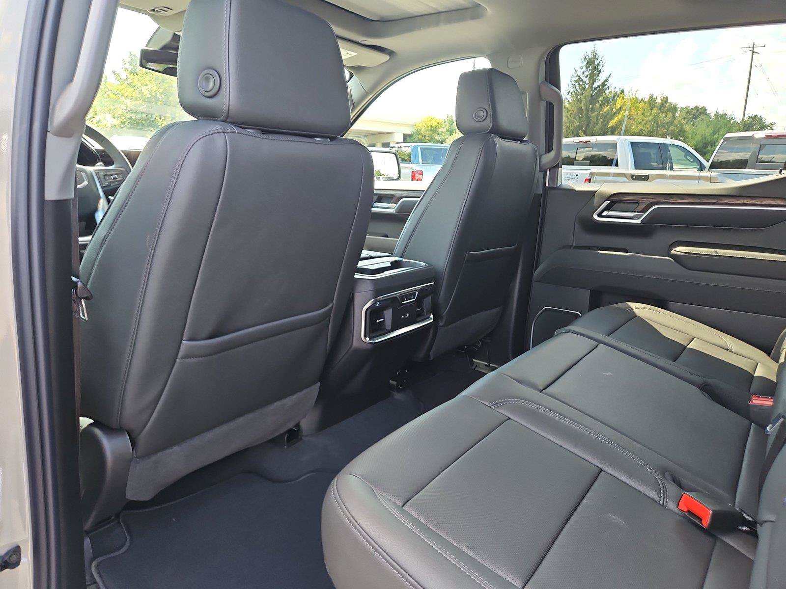 New 2026 GMC Sierra 1500 SLT w/ SLT Premium Plus Package AWD/4WD image 13