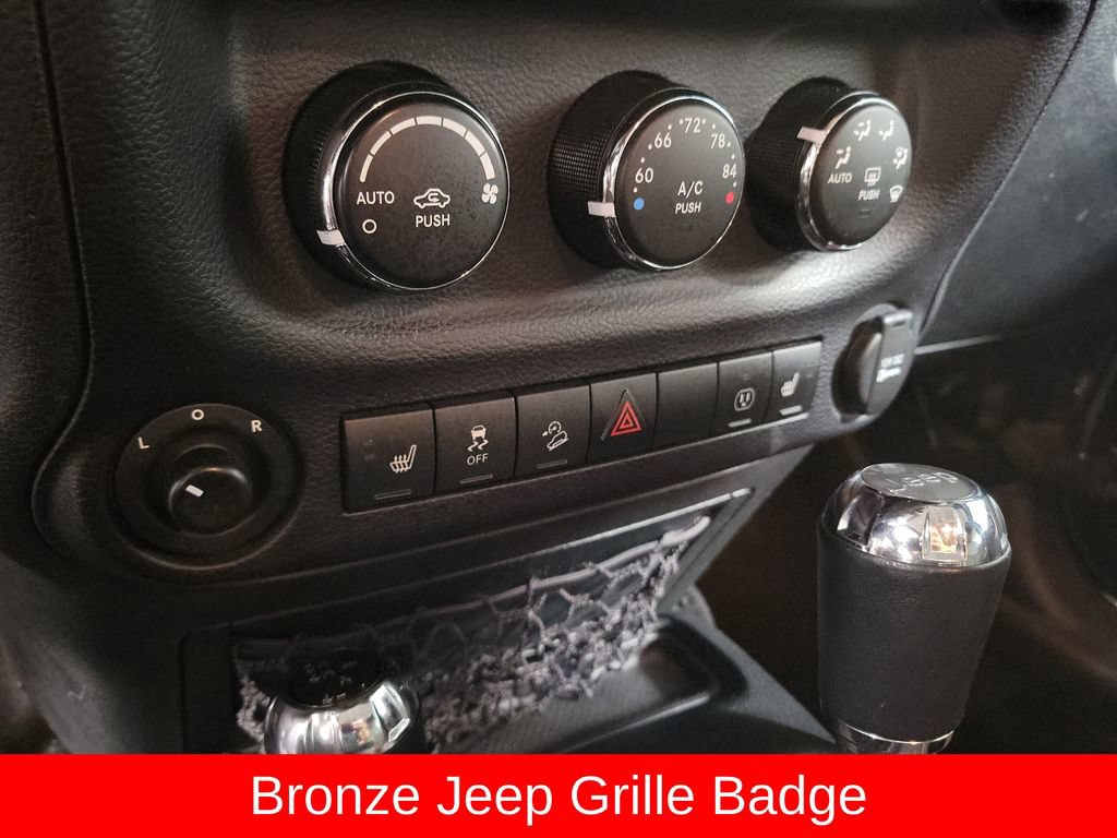 Used 2016 Jeep Wrangler Unlimited Sahara AWD/4WD image 19