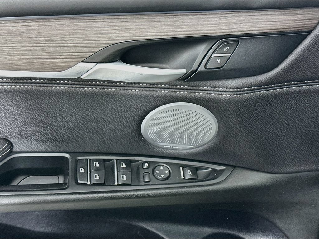 Used 2018 BMW X5 xDrive50i AWD/4WD image 19