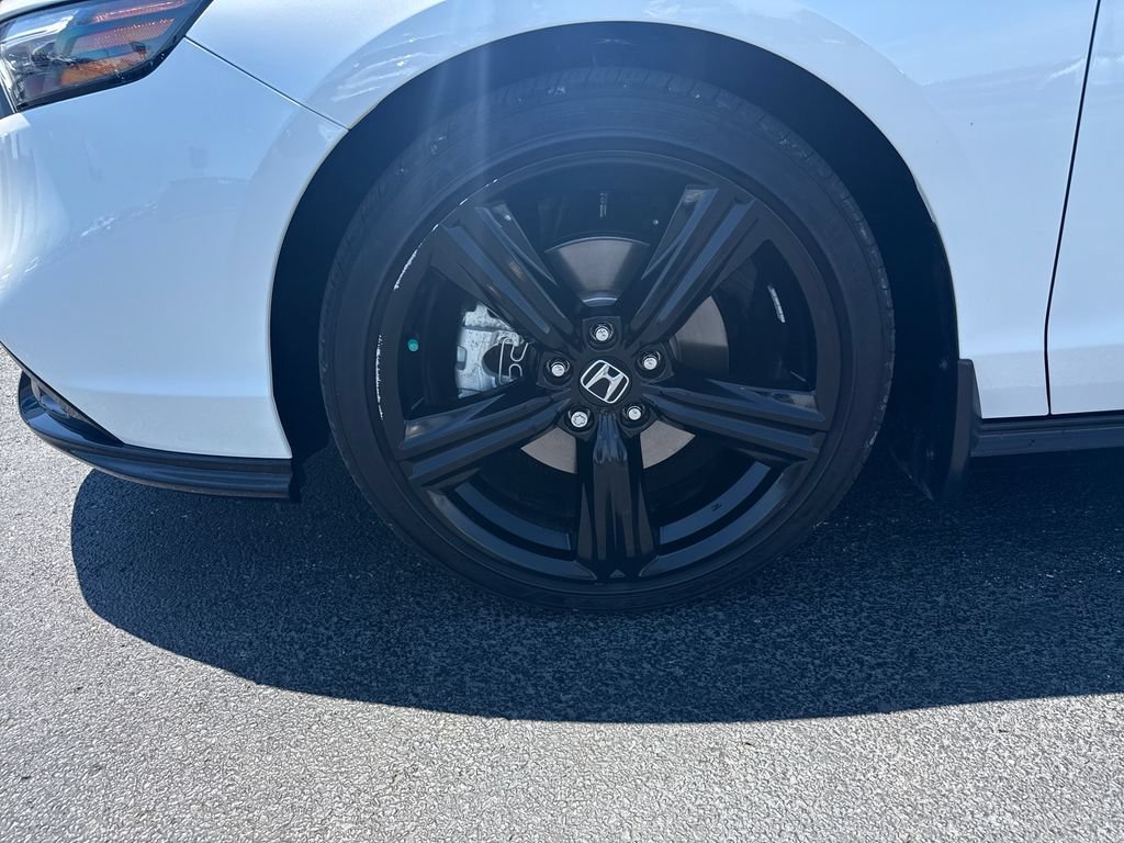 Used 2025 Honda Accord Sport image 30