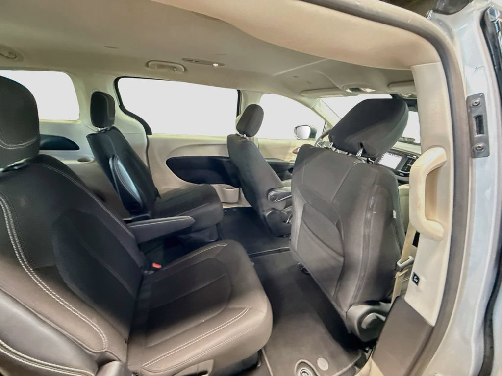 Used 2023 Chrysler Voyager LX FWD image 26