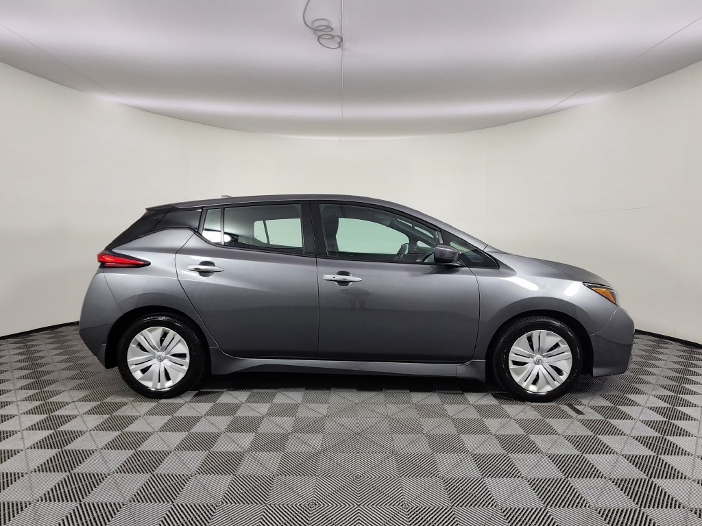 Used 2025 Nissan Leaf S FWD image 6