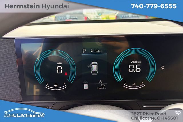 Certified 2025 Hyundai Kona SE AWD/4WD image 18