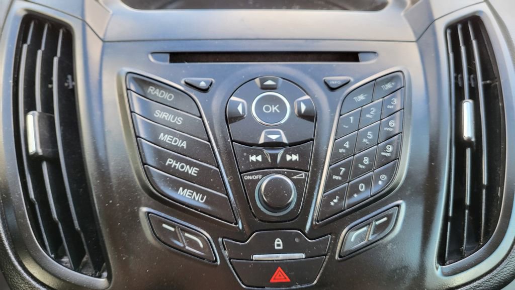 Used 2015 Ford Escape SE image 31