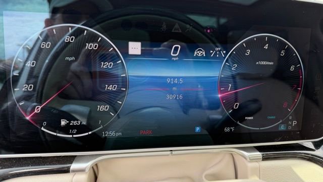 Used 2023 Mercedes-Benz S 580 4MATIC Sedan image 3