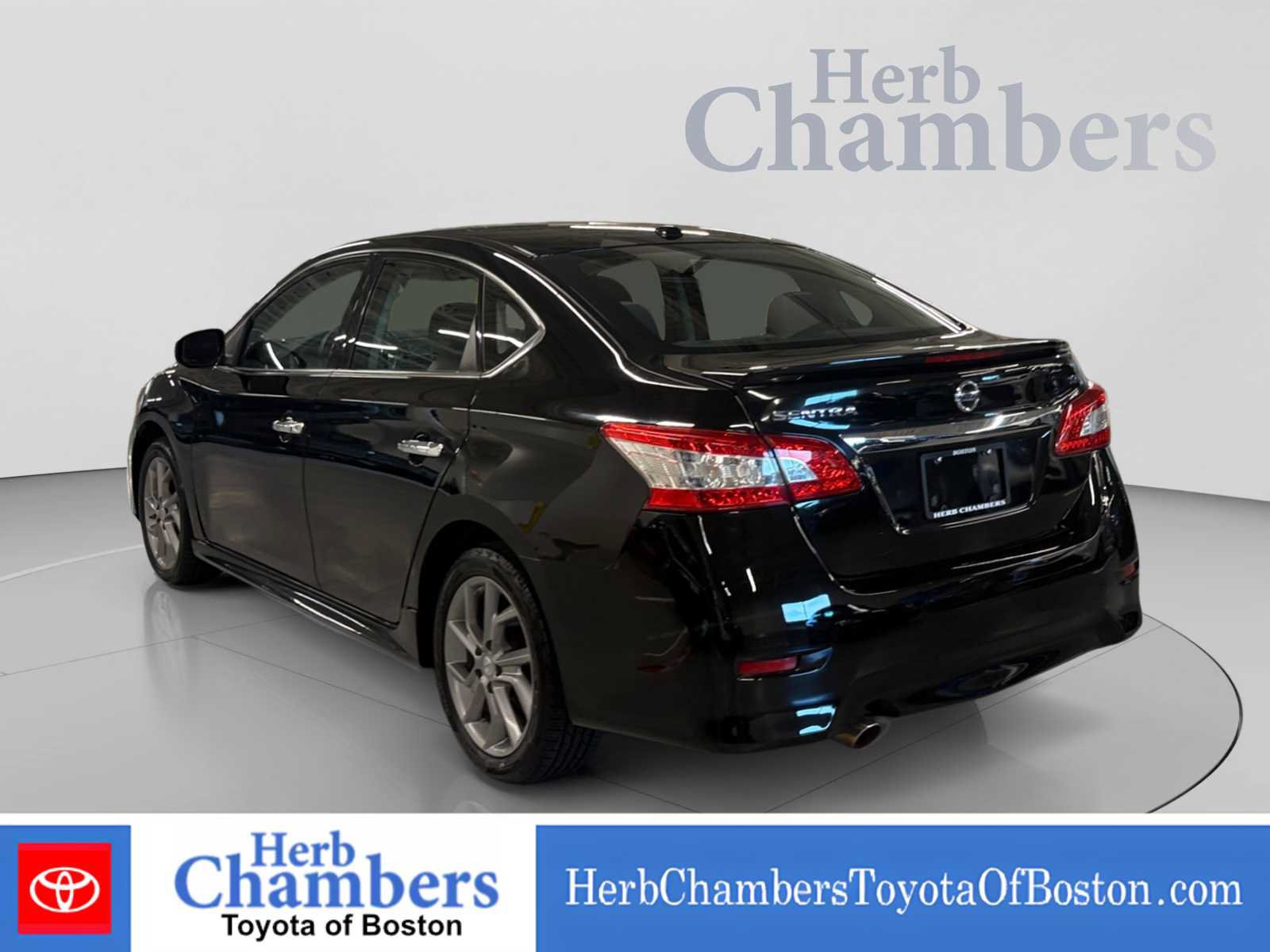 Used 2015 Nissan Sentra SR w/ Navigation Package FWD image 3
