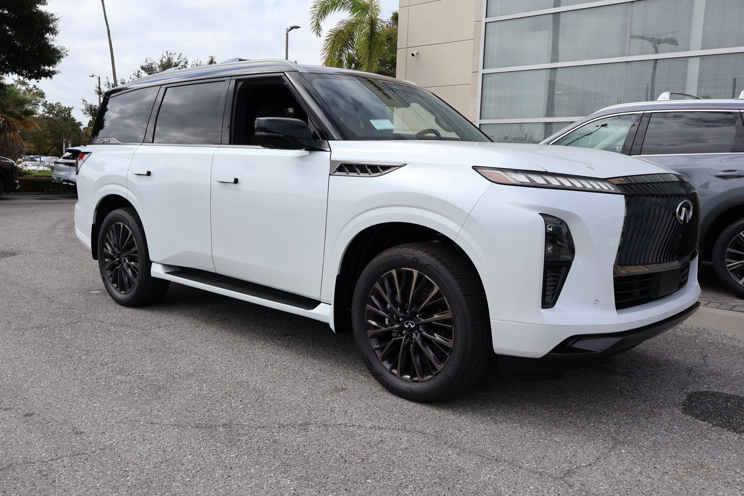 New 2026 INFINITI QX80 Autograph image 9