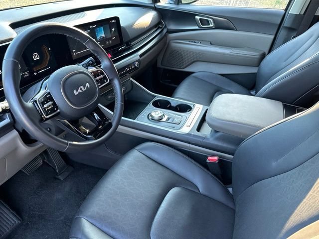 Used 2026 Kia Carnival LXS FWD image 13