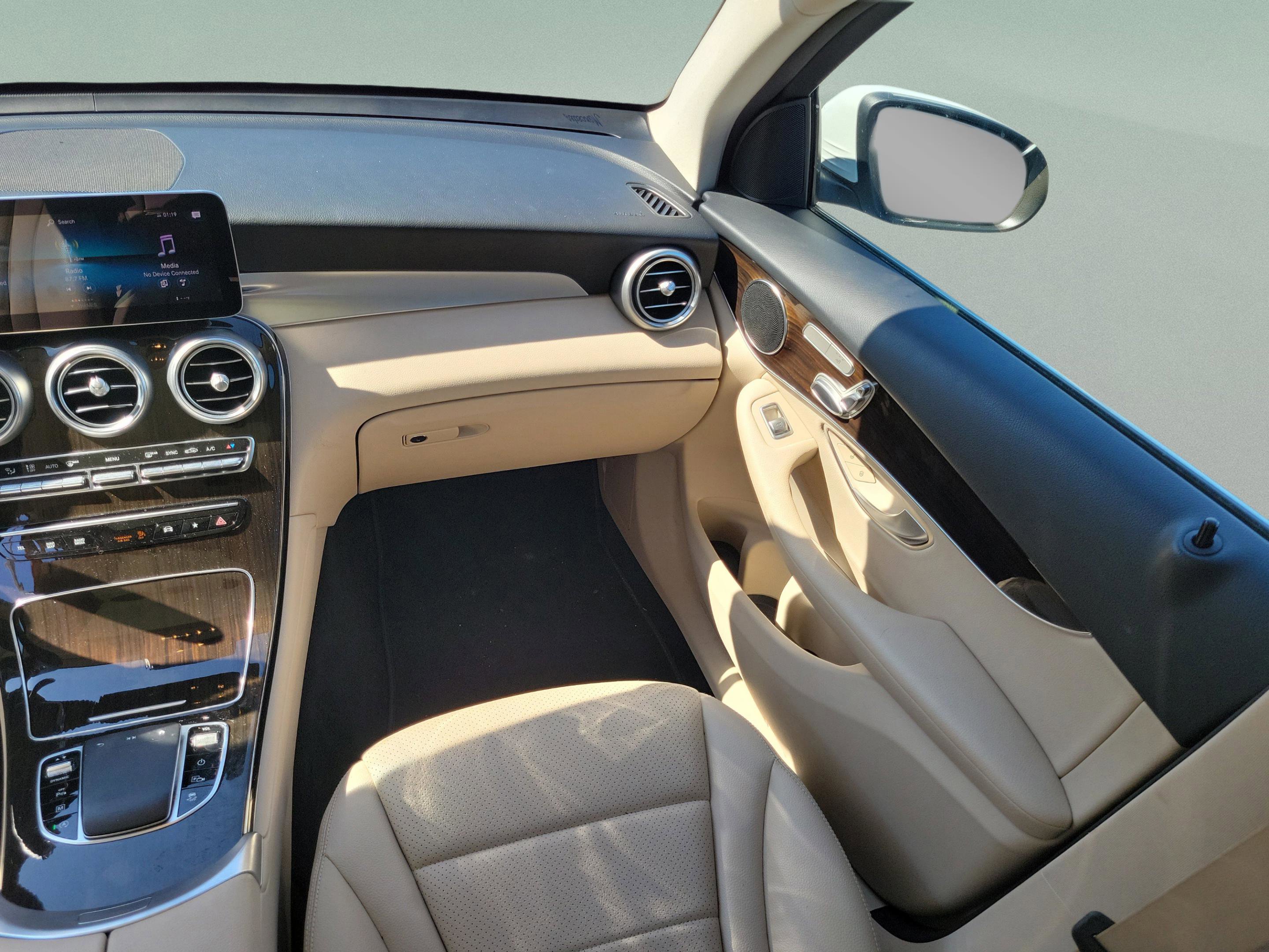 Used 2022 Mercedes-Benz GLC 300 image 17