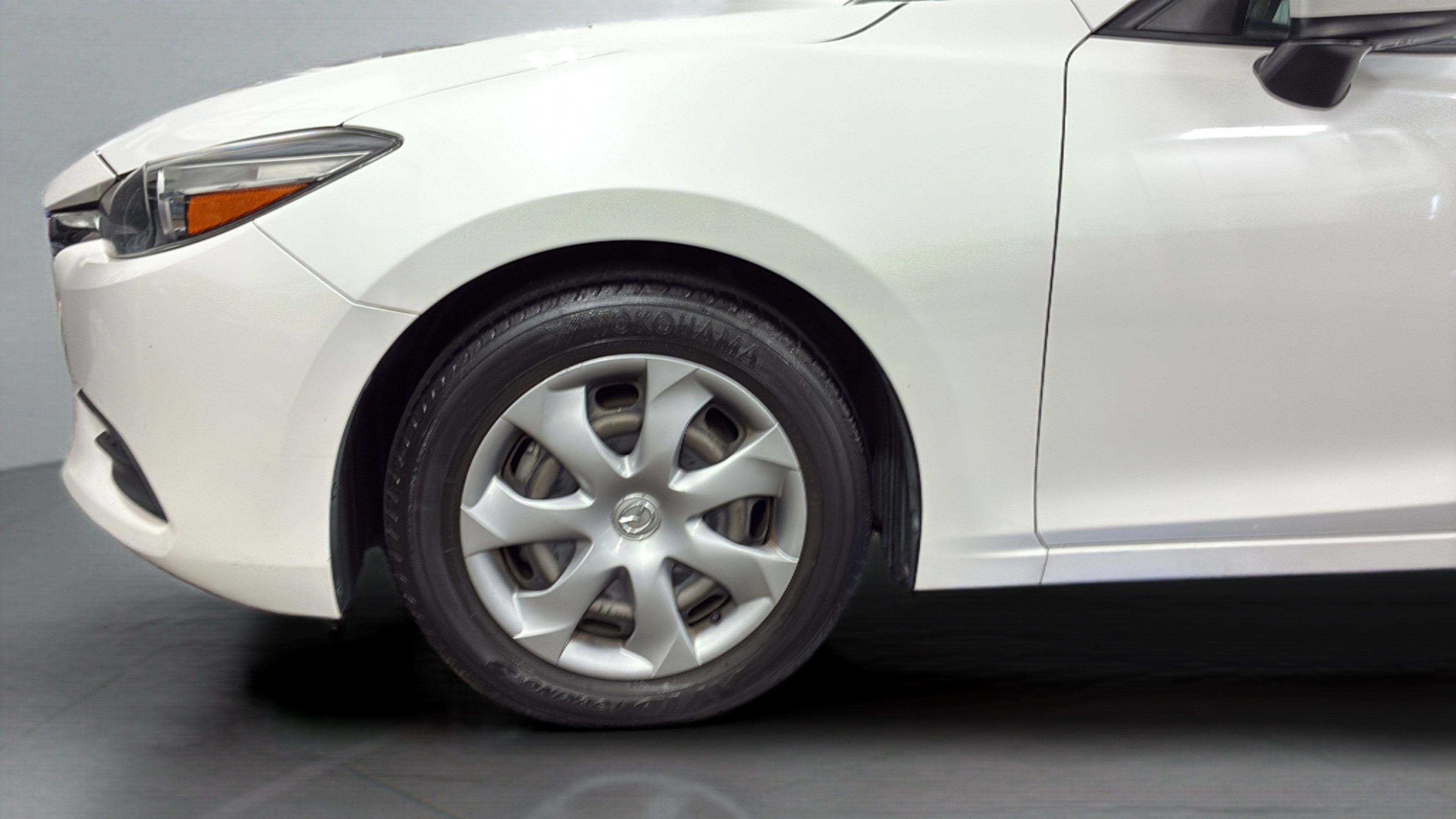 Used 2017 MAZDA MAZDA3 Sport FWD image 10