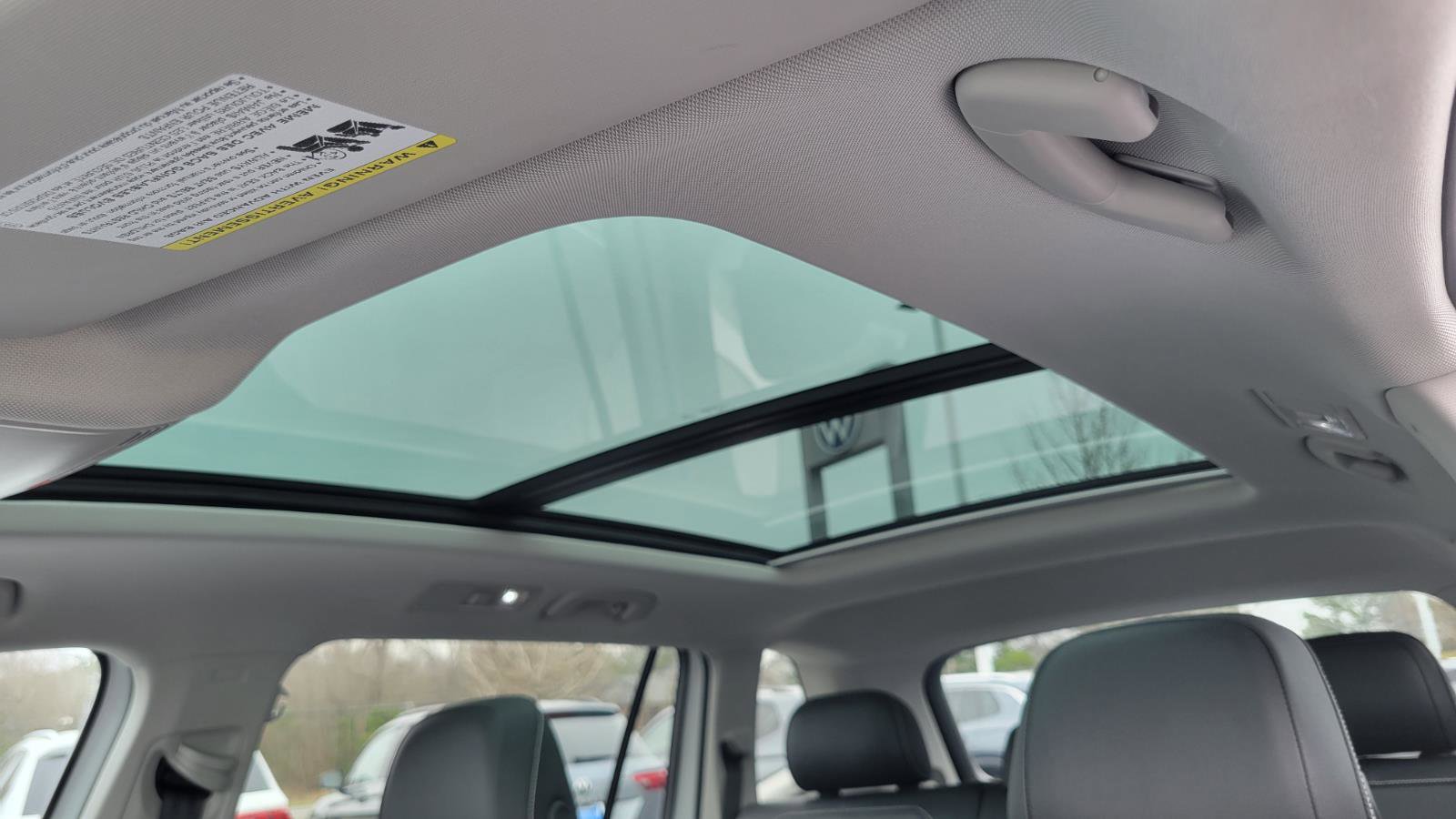 Certified 2023 Volkswagen Tiguan SE w/ Panoramic Sunroof Package image 31