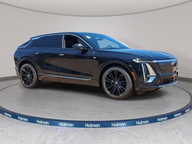 New 2025 Cadillac Lyriq Luxury AWD/4WD image 3