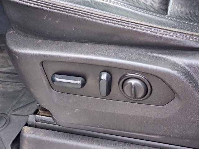 Used 2022 Chevrolet Silverado 1500 High Country w/ LPO, Dark Essentials Package AWD/4WD image 13