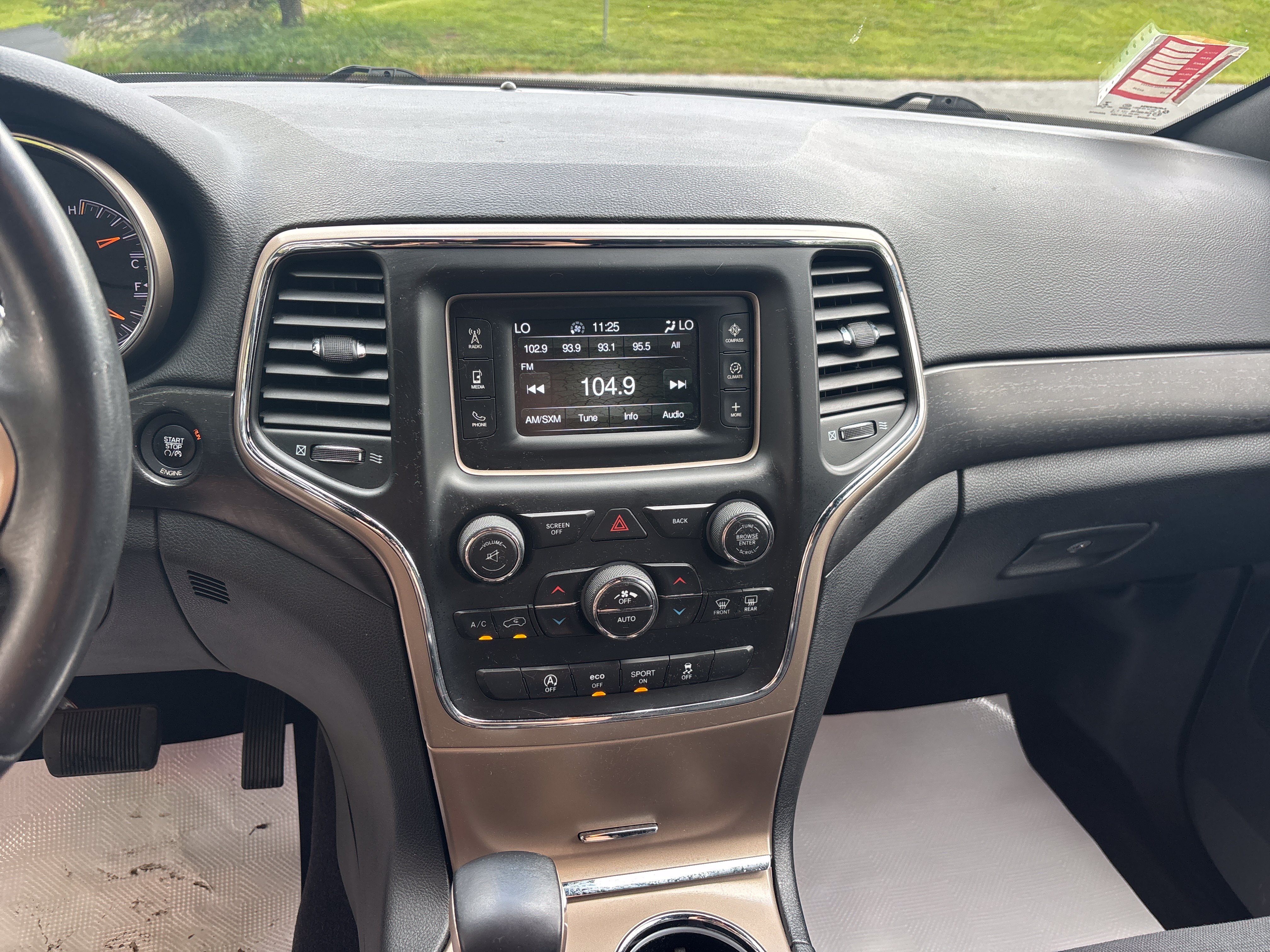 Used 2016 Jeep Grand Cherokee Laredo w/ Quick Order Package 23E AWD/4WD image 23