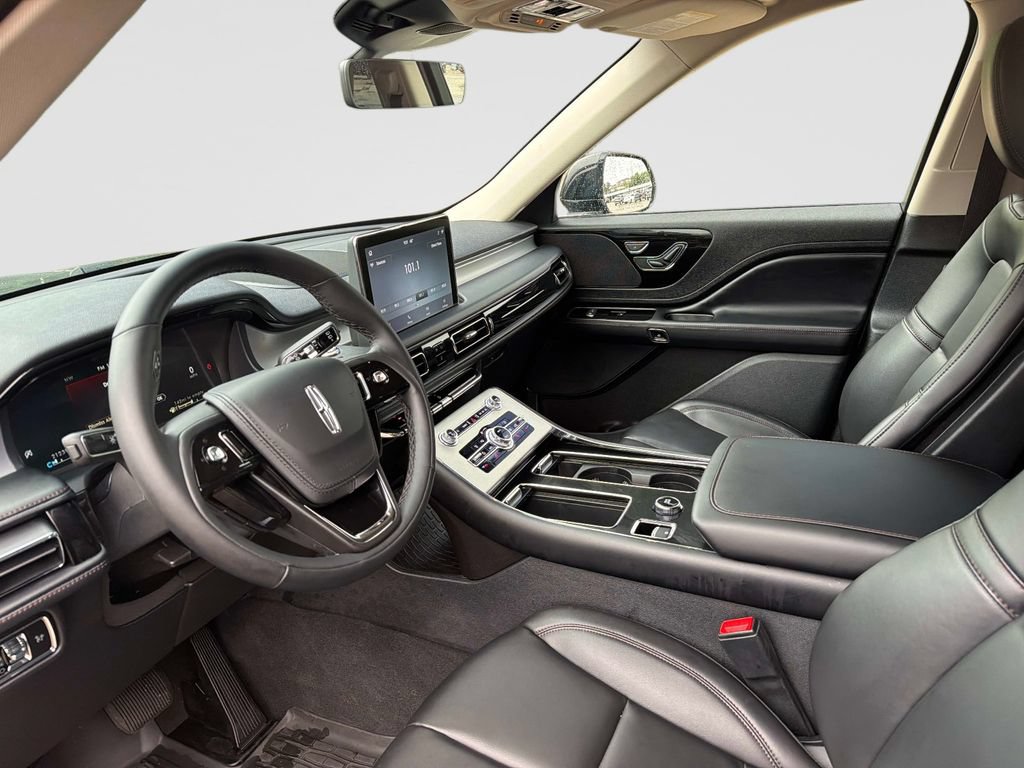 Used 2023 Lincoln Aviator AWD w/ Premium Package image 23
