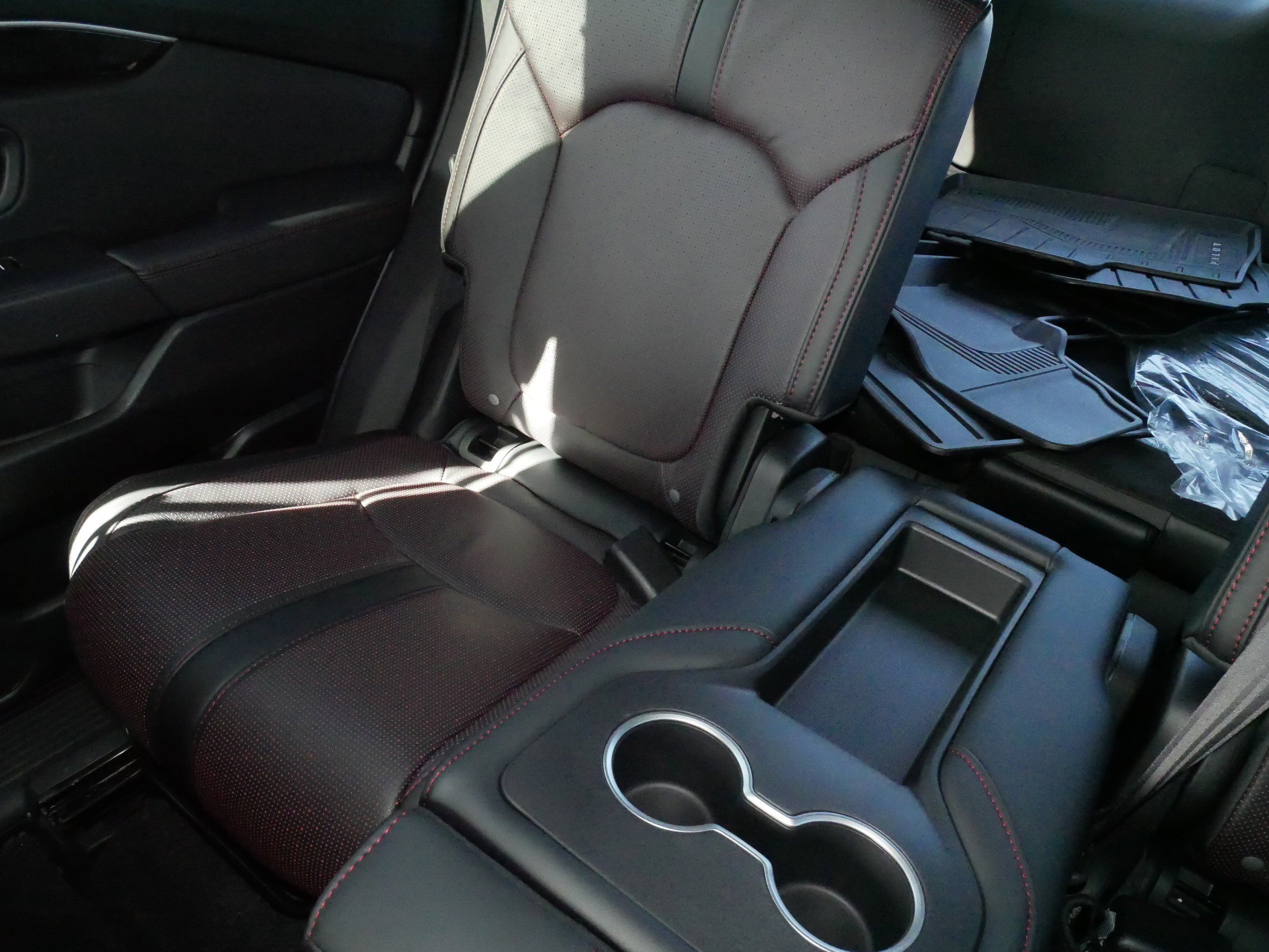 Certified 2025 Honda Pilot Black Edition image 14