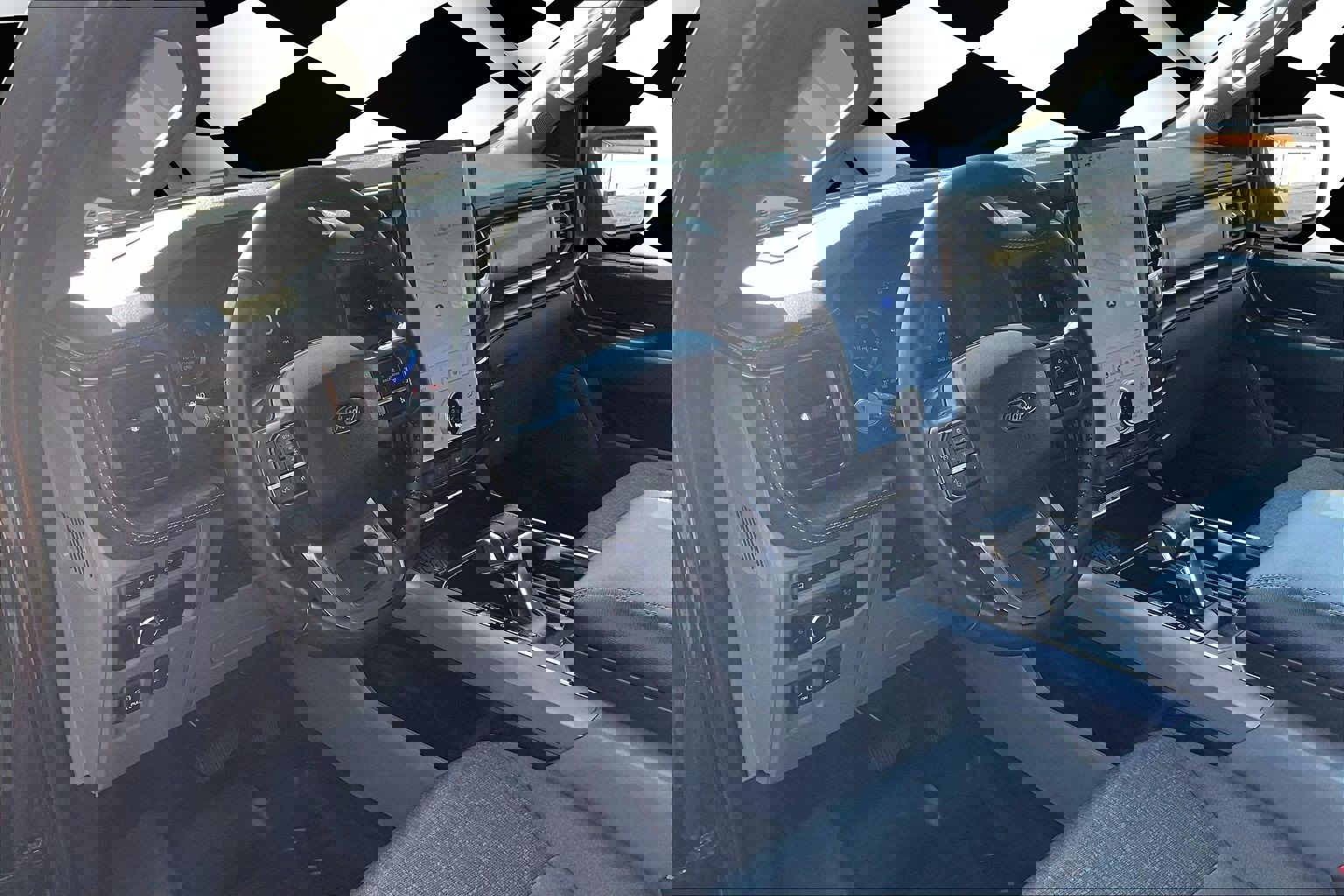 Used 2024 Ford F150 Lightning Flash image 13