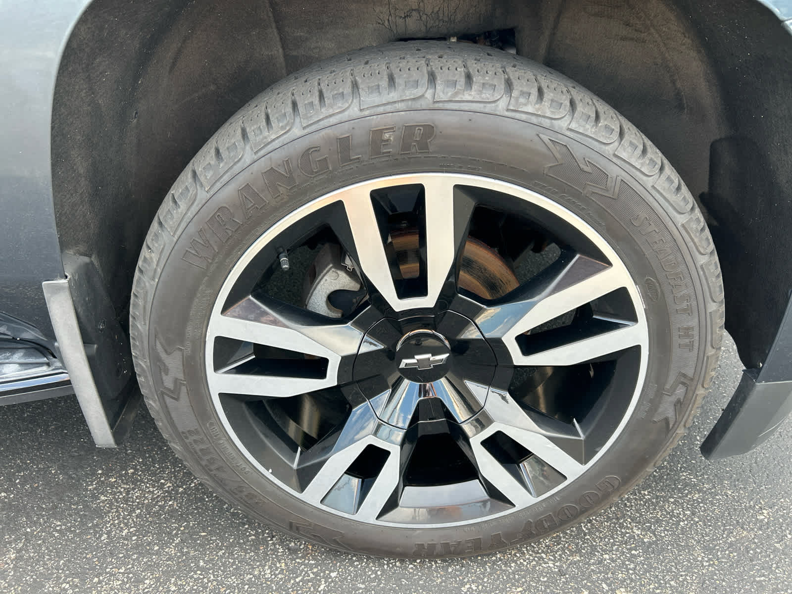 Used 2019 Chevrolet Suburban Premier AWD/4WD image 21
