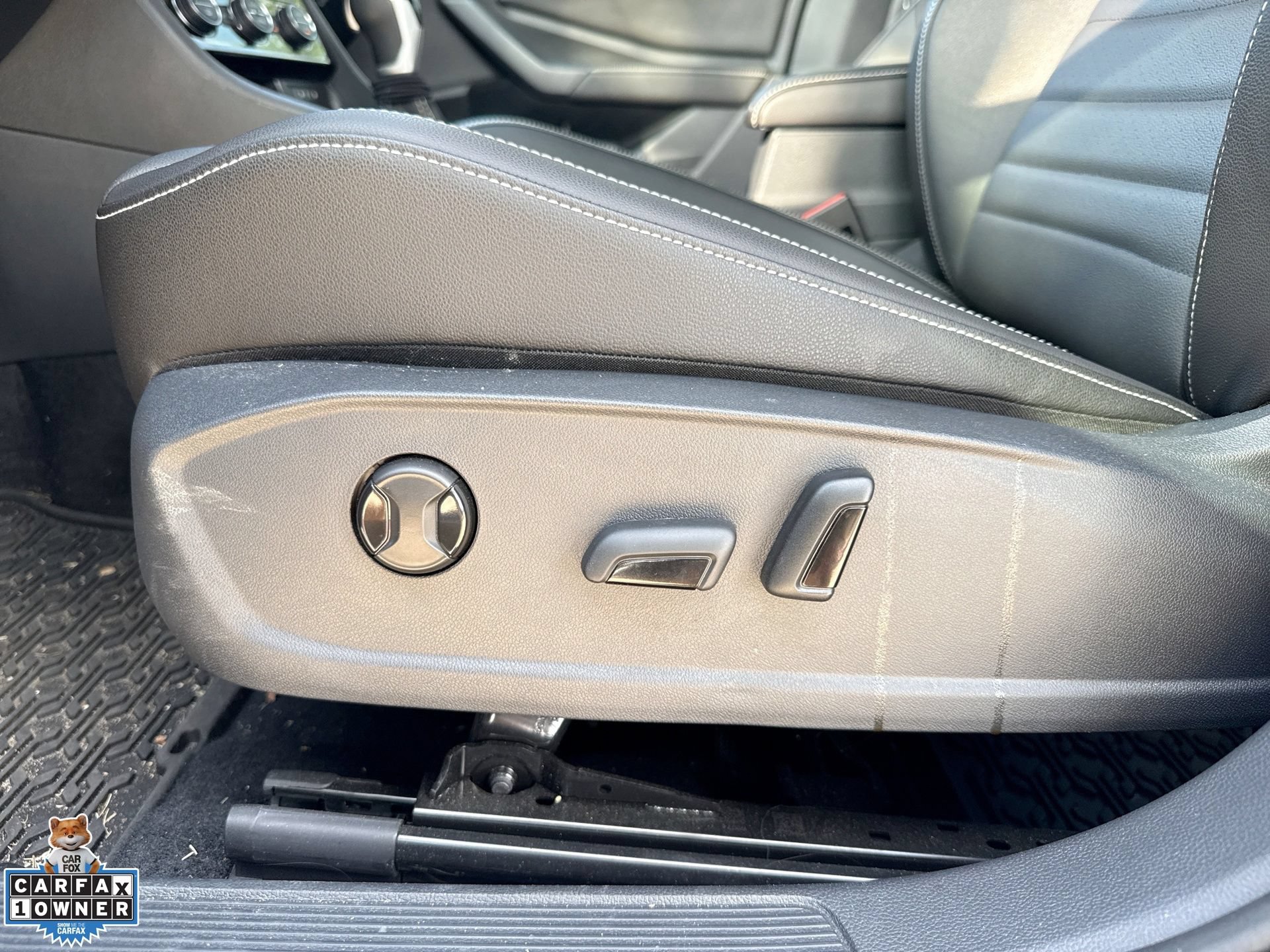 Certified 2023 Volkswagen Jetta SE w/ Panoramic Sunroof Package FWD image 15