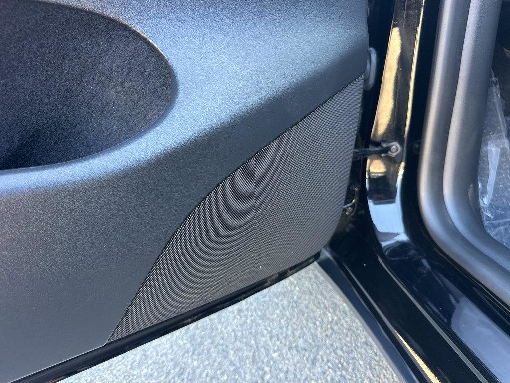 Used 2023 Tesla Model Y Performance image 32
