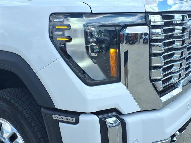 New 2026 GMC Sierra 3500 Denali w/ Denali Reserve Package image 9