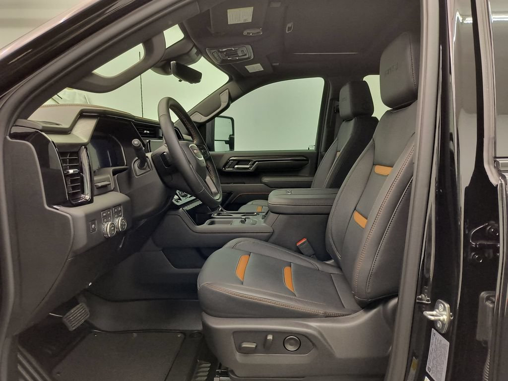 Used 2026 GMC Sierra 3500 AT4 w/ AT4 Premium Plus Package AWD/4WD image 5