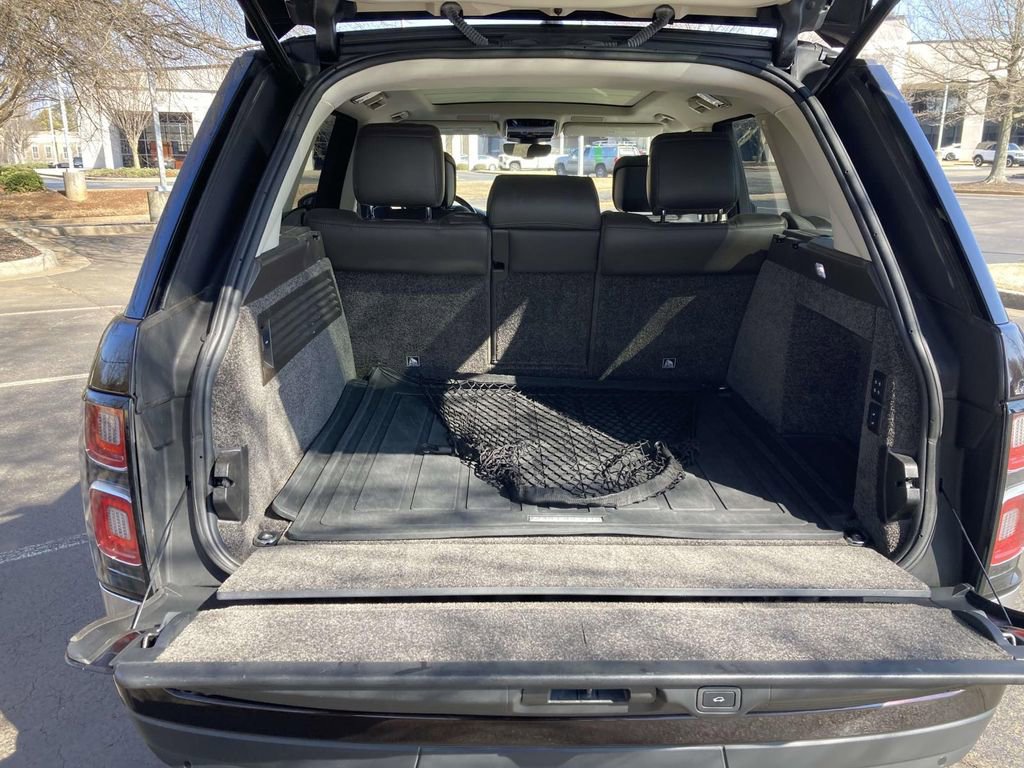 Used 2020 Land Rover Range Rover HSE image 8