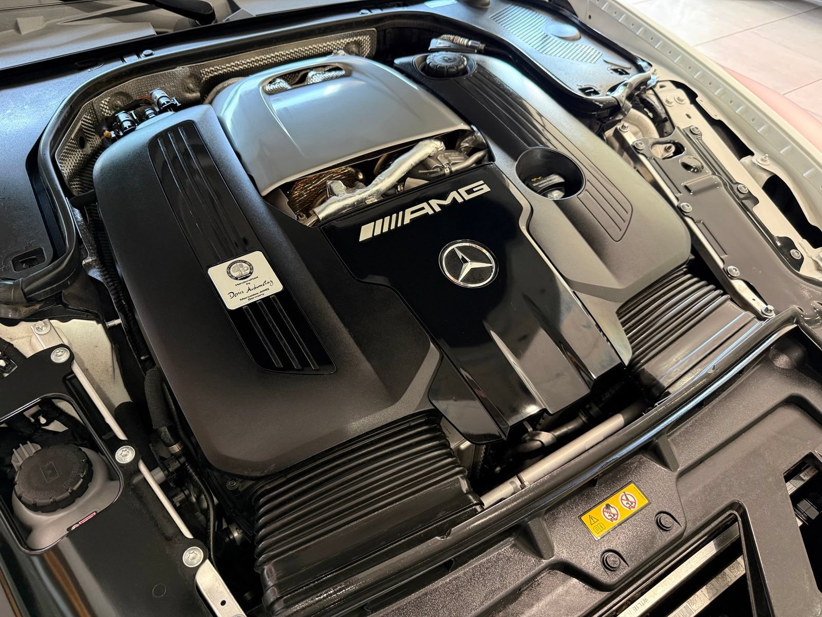 Used 2025 Mercedes-Benz SL 63 AMG S e Performance 4MATIC image 40