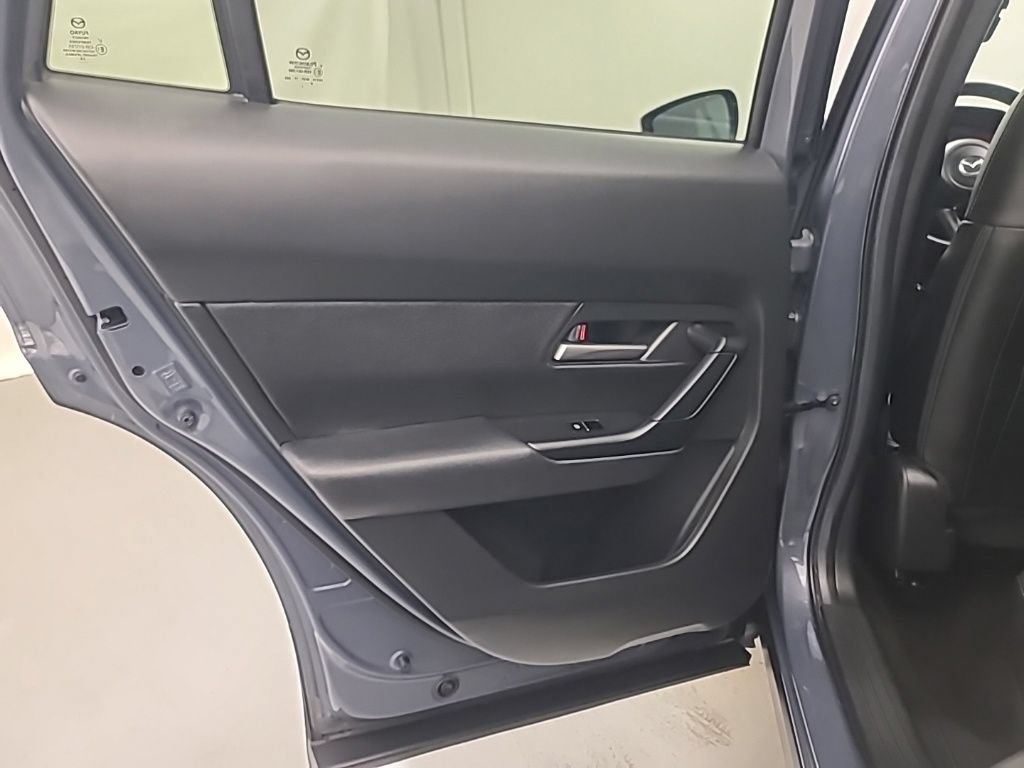 Used 2025 MAZDA CX-50 AWD 2.5 Hybrid w/ Premium Pkg image 18