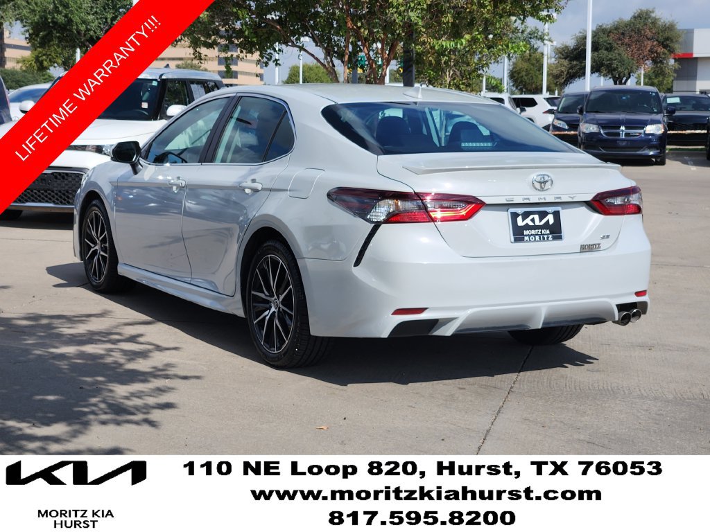 Used 2024 Toyota Camry SE FWD image 3