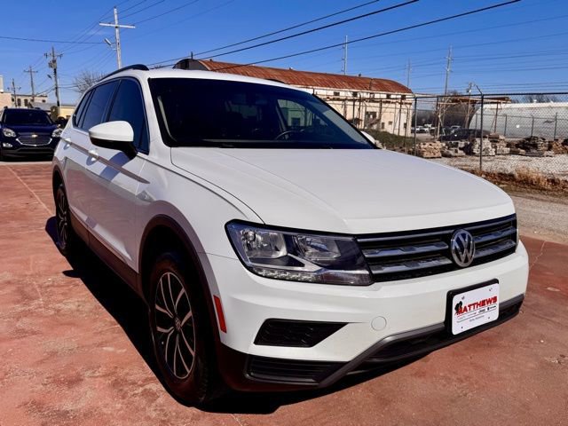 Used 2021 Volkswagen Tiguan SE FWD image 2