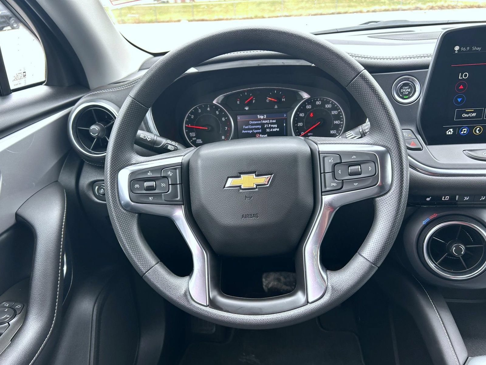 Certified 2025 Chevrolet Blazer LT AWD/4WD image 12