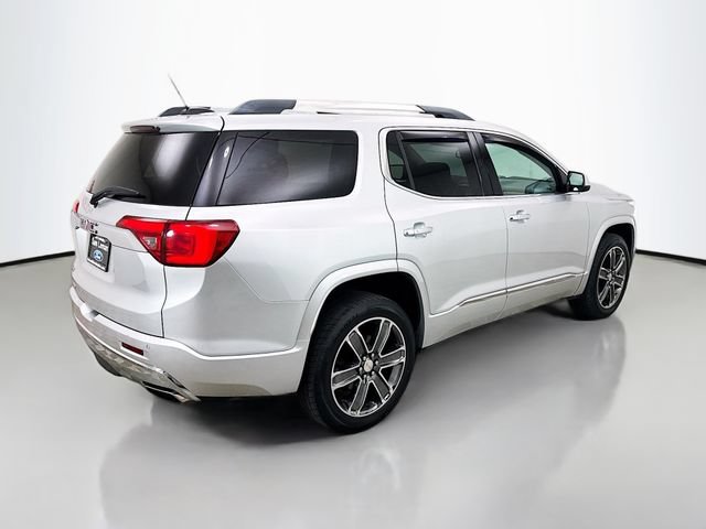 Used 2019 GMC Acadia Denali w/ Technology Package FWD image 7