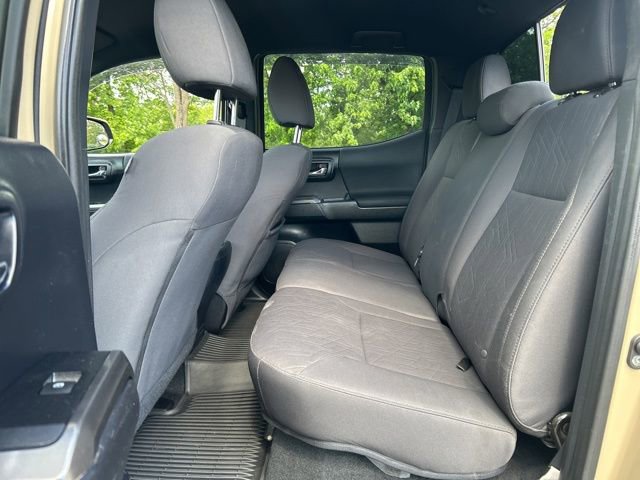 Used 2018 Toyota Tacoma TRD Sport AWD/4WD image 24