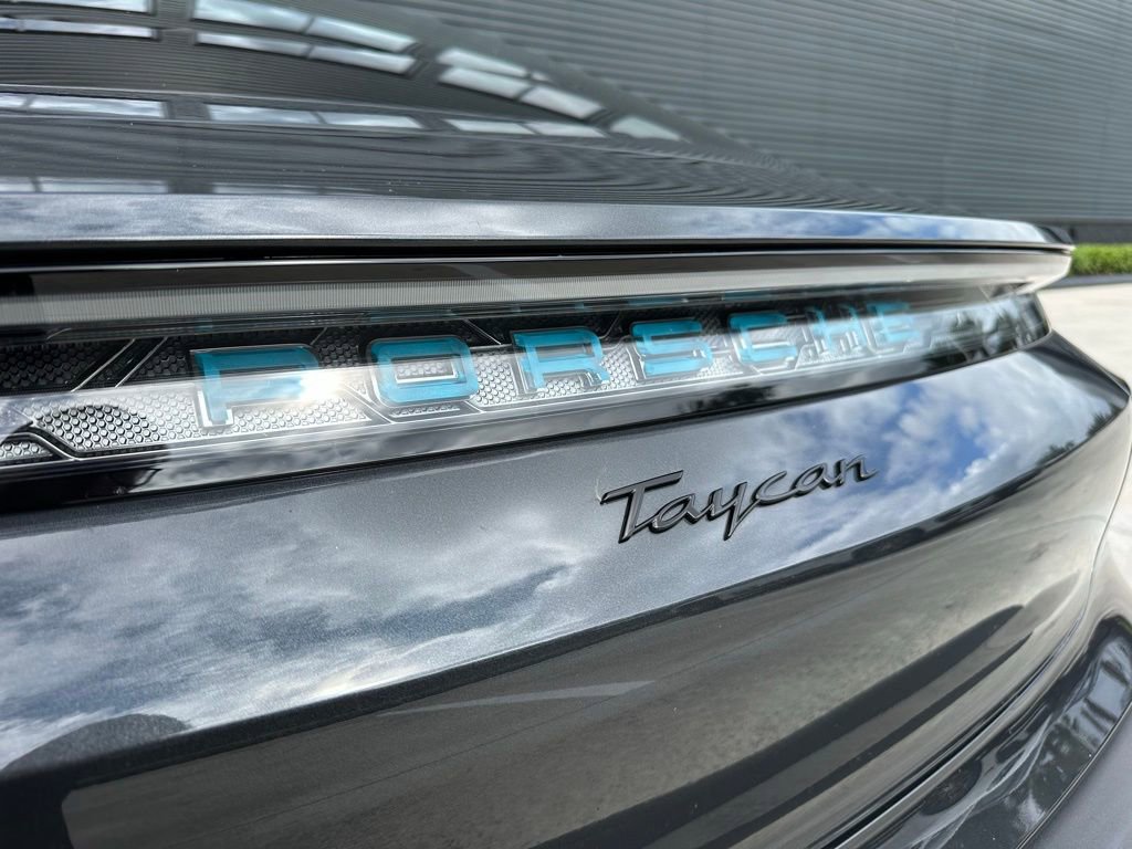 Used 2025 Porsche Taycan image 14