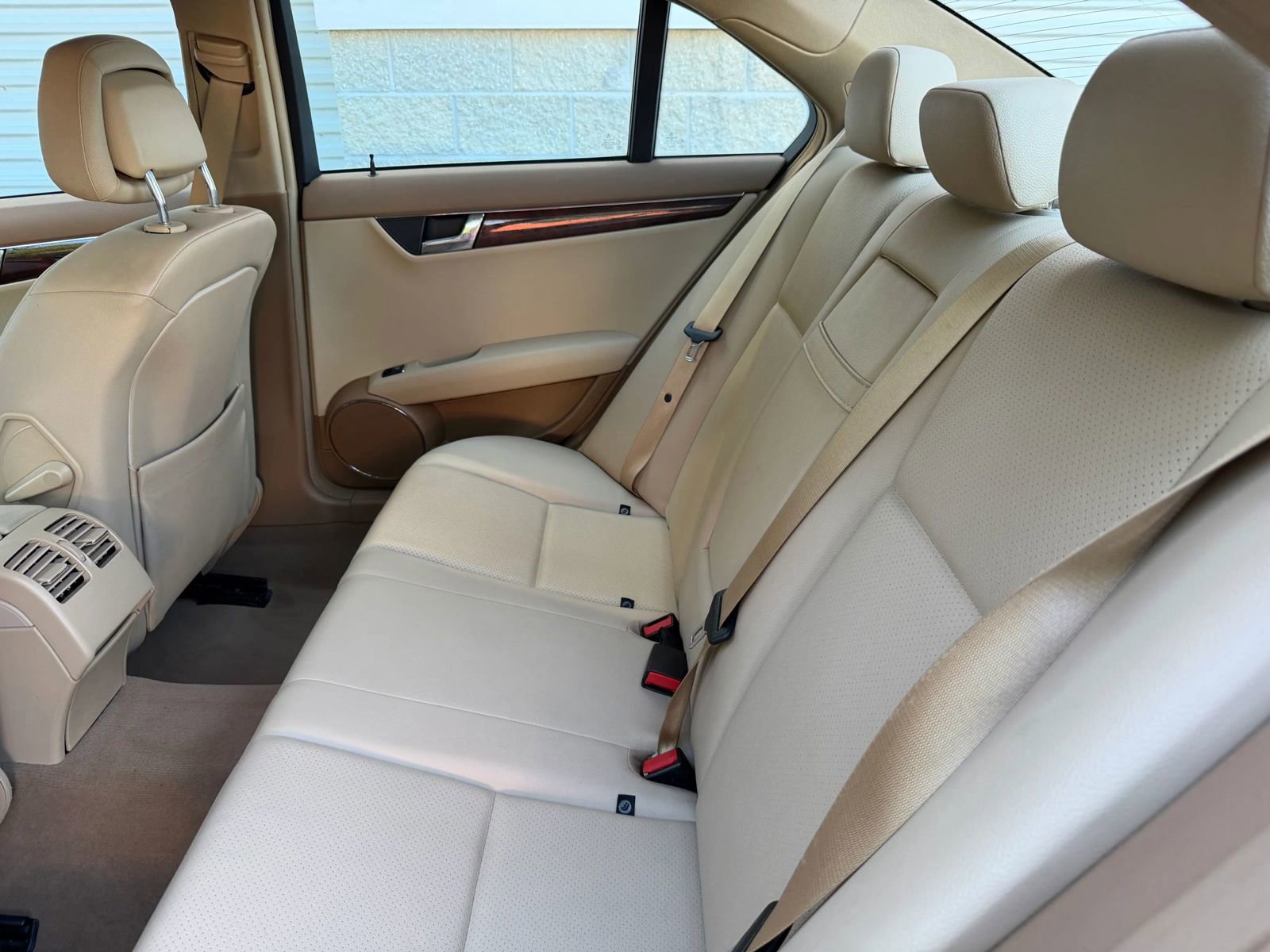 Used 2008 Mercedes-Benz C 300 Sedan image 42