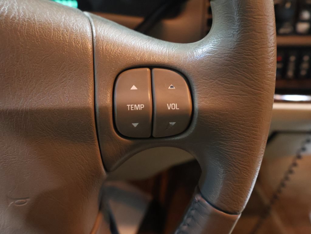Used 2004 Buick Park Avenue w/ Prestige Feature Package FWD image 27