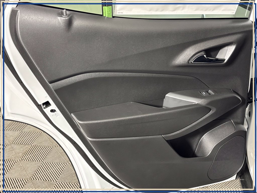 New 2026 Chevrolet Trax LT w/ LT Convenience Package FWD image 30